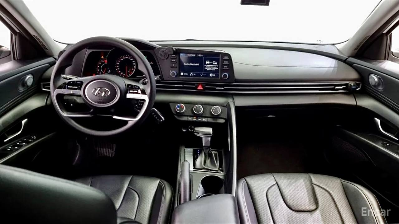 Hyundai Avante ( Elantra ) 