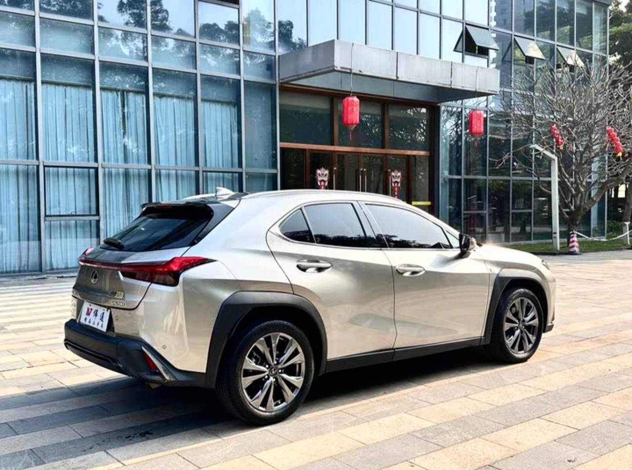 Lexus UX F- Sport 
