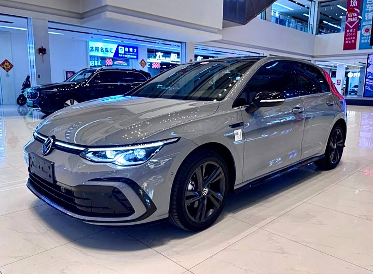 Volkswagen Golf R- Line 